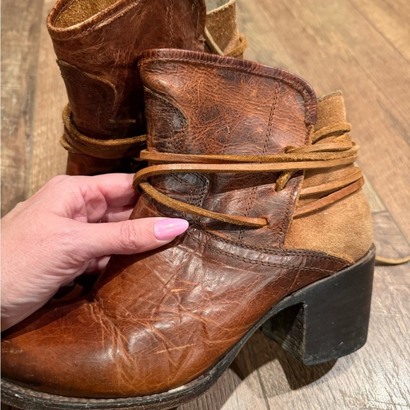 Freebird by Steven Casey Real Brown Leather Ankle Boots with ties size 8 - Picture 3 of 7